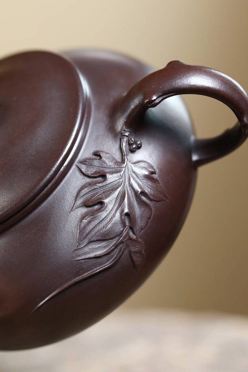 Yixing Zisha Teapot [Peach Leaf Han Jiang] (Zi Ni - 240ml)