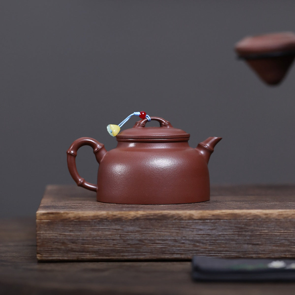Yixing Zisha Teapot [Xianhe Yan Nian] (Zi Ni - 230ml)