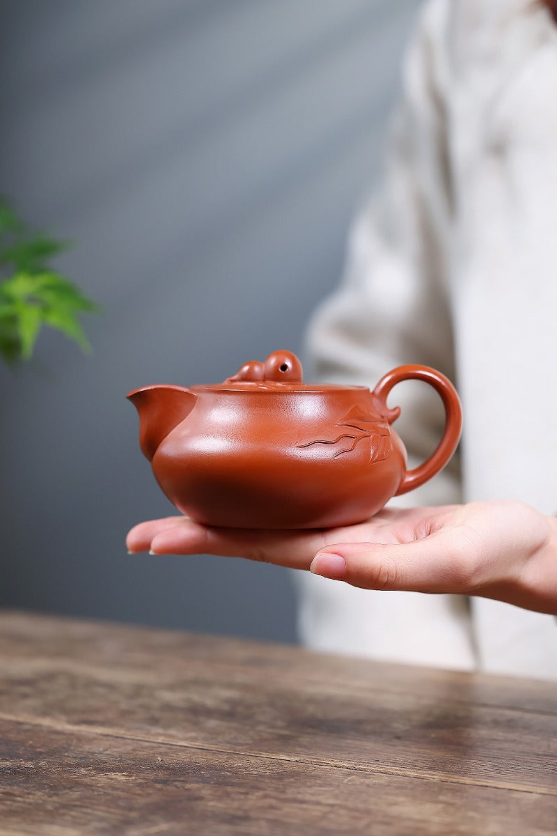Yixing Zisha Teapot [Peach Leaves Gourd] (Zhao Zhuang Zhu Ni - 260ml)