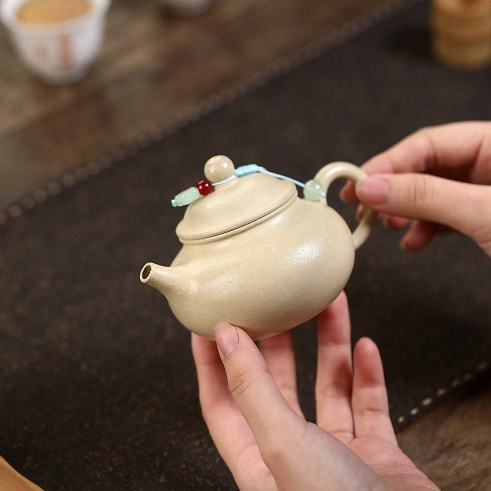 Yixing Zisha Teekanne [Mini Rong Tian] (Bensan Lu Ni - 140ml)