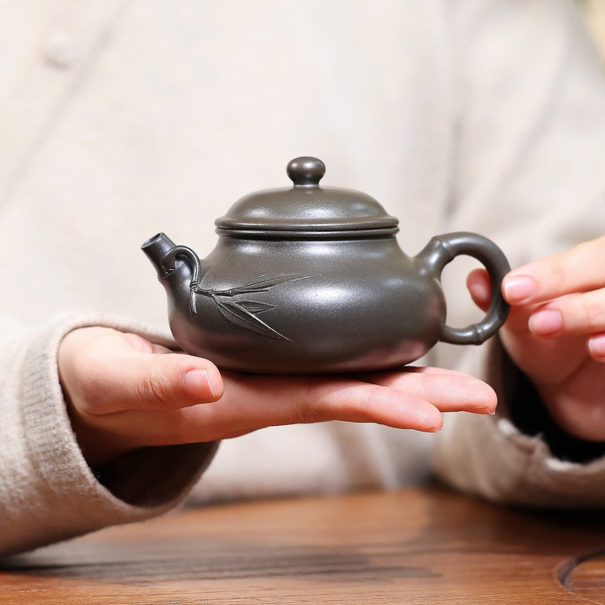 Yixing Zisha Teapot [Bamboo Leaf Rong Tian] (Reduction-fired Zhu Ni - 220ml)