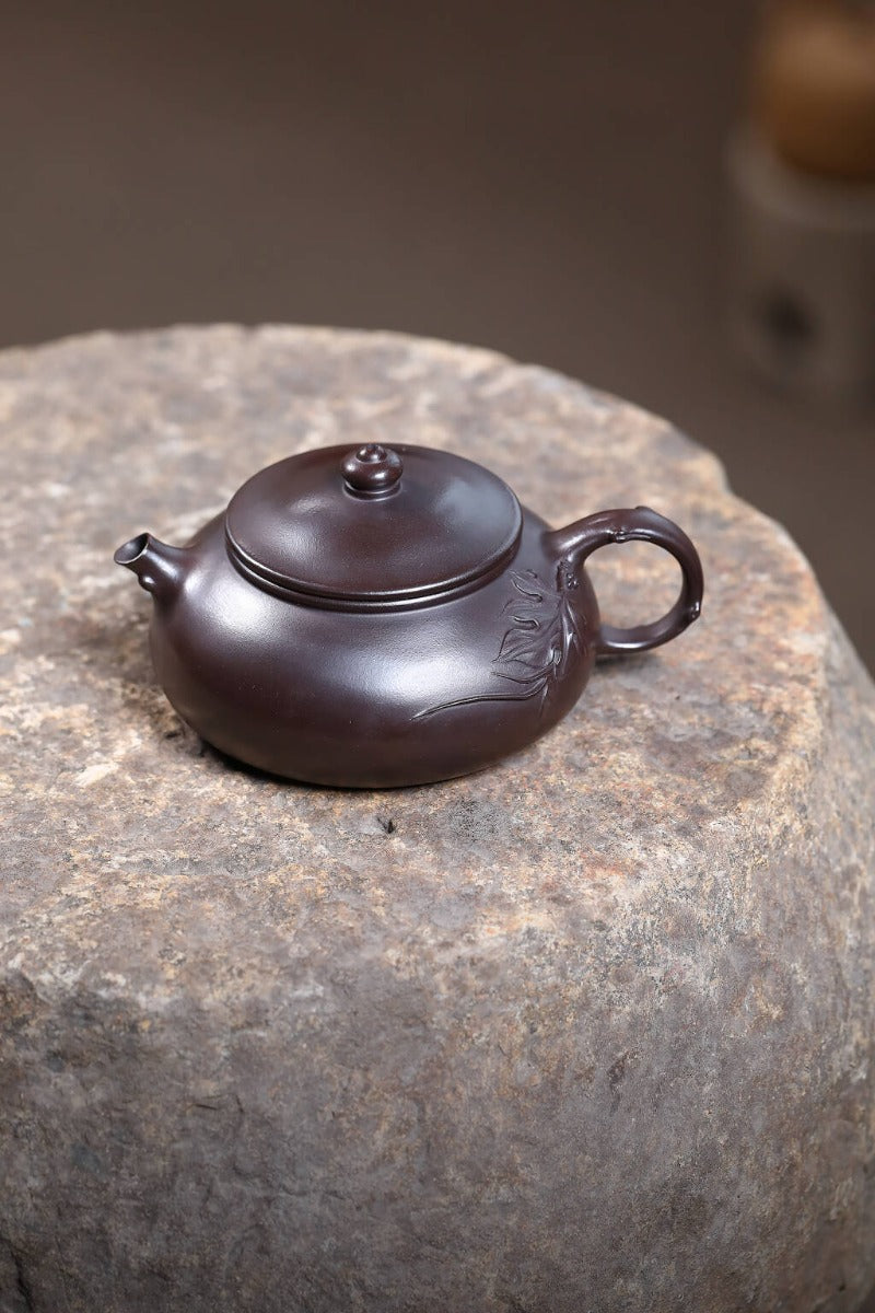 Yixing Zisha Teapot [Peach Leaf Han Jiang] (Zi Ni - 240ml)
