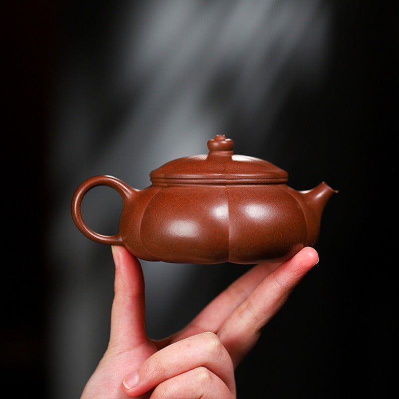 宜兴紫砂茶壶[梅花寒江壶] (紫泥- 180ml) – YIQIN TEA HOUSE 一沁茶舍