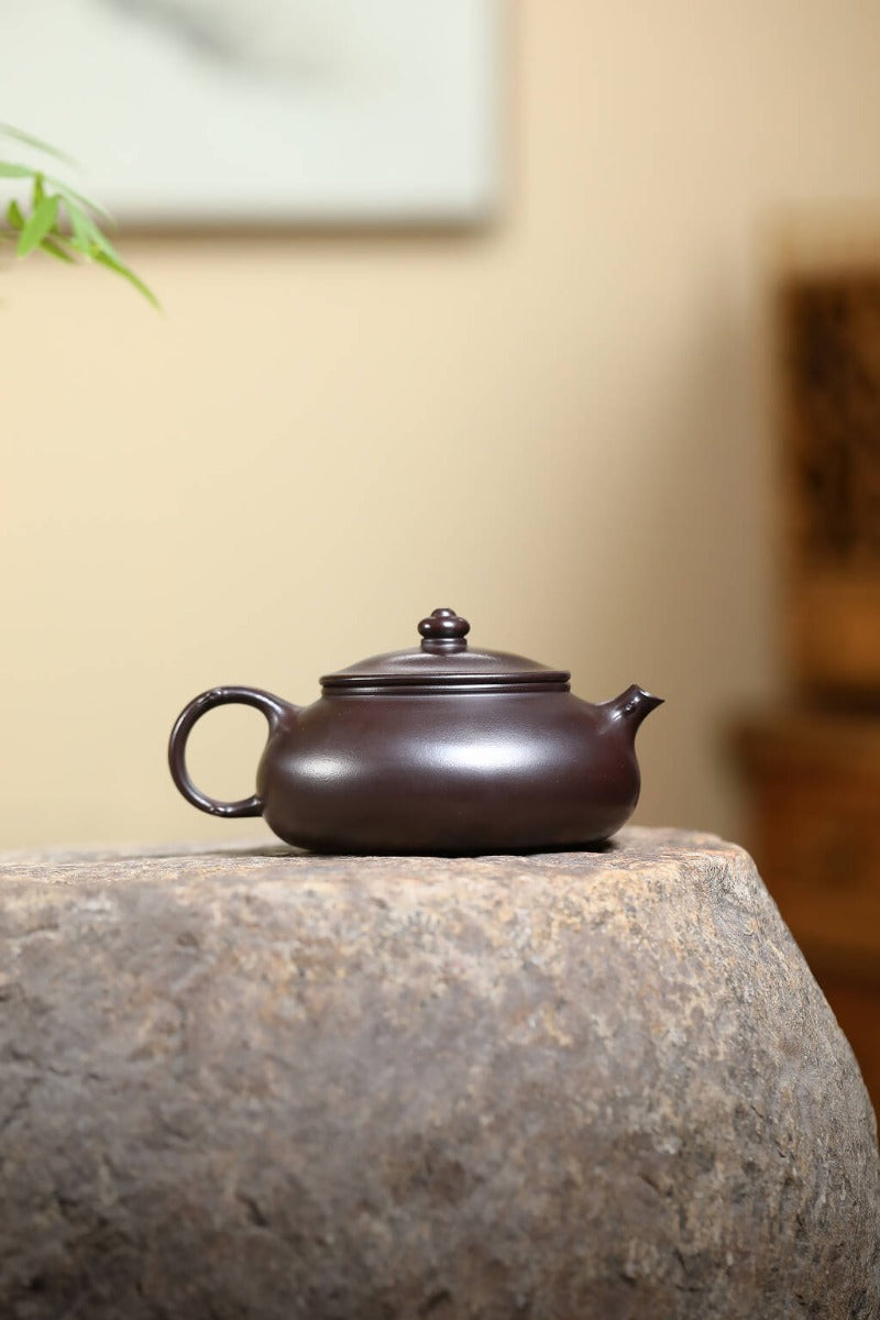 Yixing Zisha Teapot [Peach Leaf Han Jiang] (Zi Ni - 240ml)