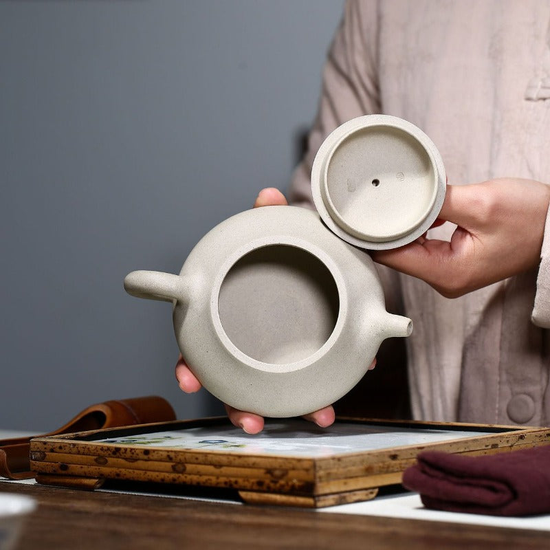 YixingZisha Teapot [Hantang Shi Piao 三足汉棠石瓢] (Bai Duan Ni - 300ml)