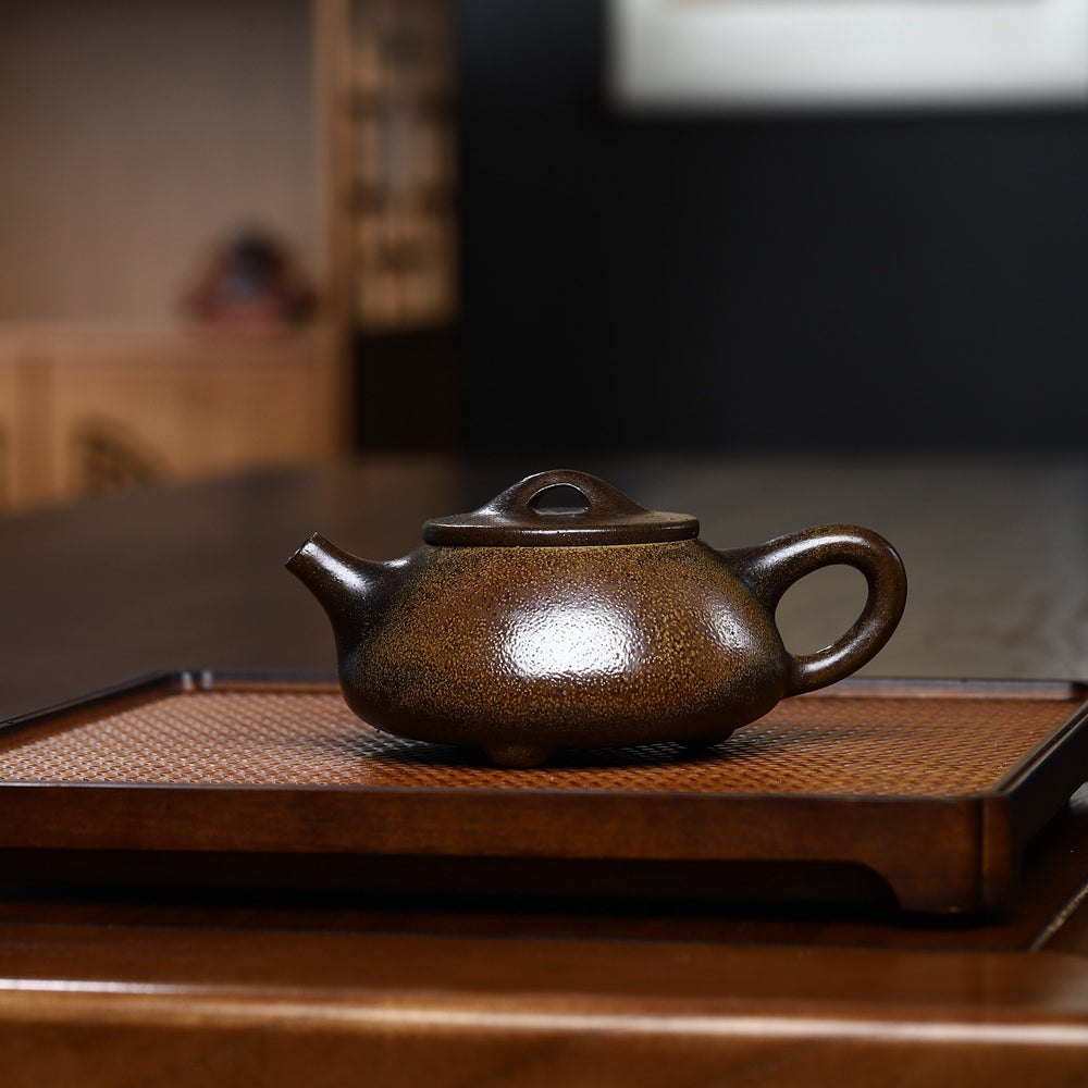 Yixing Zisha Teapot [Jingzhou Shi Piao] | 宜兴紫砂壶 柴烧芝麻段泥 [景舟石瓢]