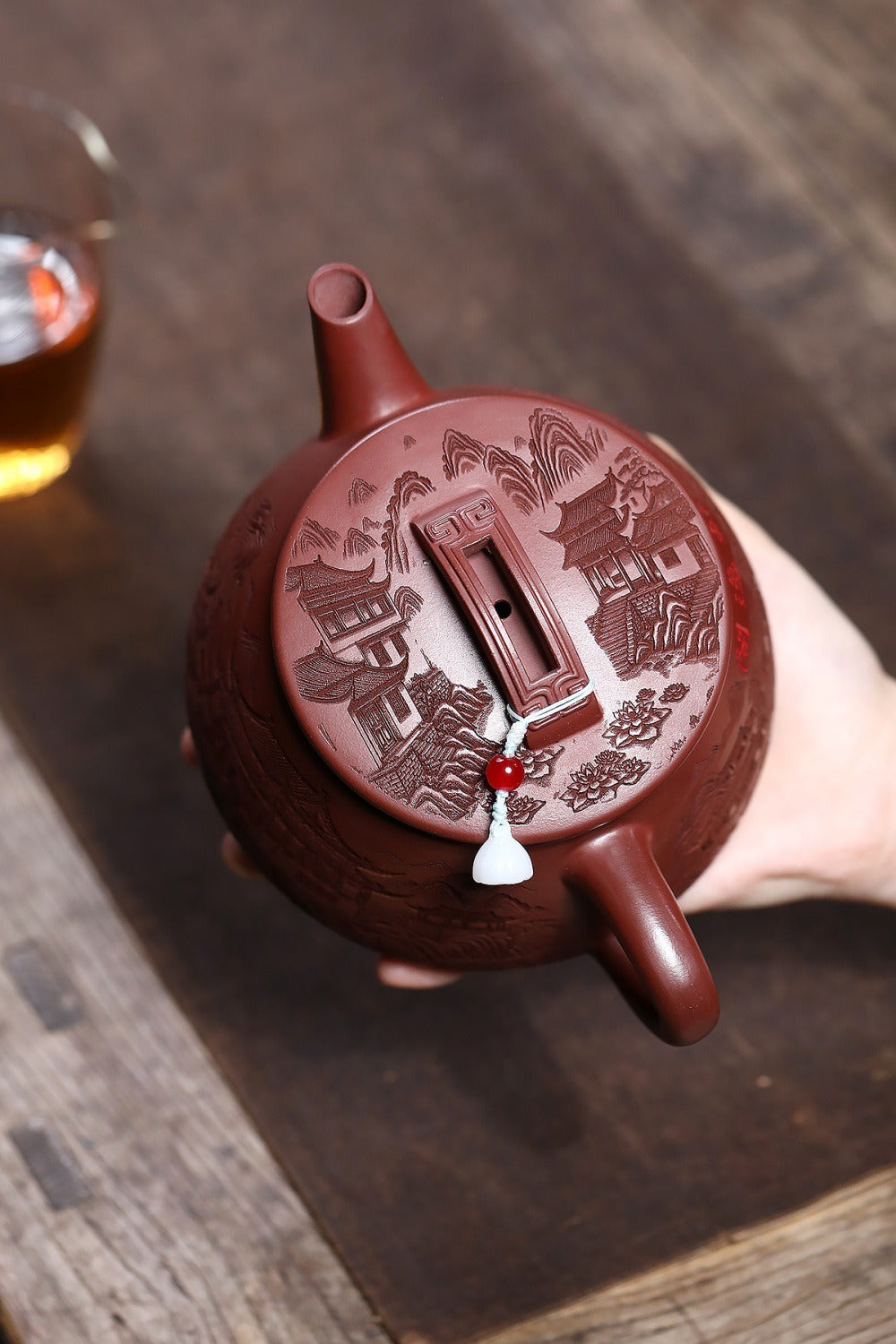 Yixing Zisha Teapot [Guan Jing Hanwa] (Hong Pi Long - 640ml)