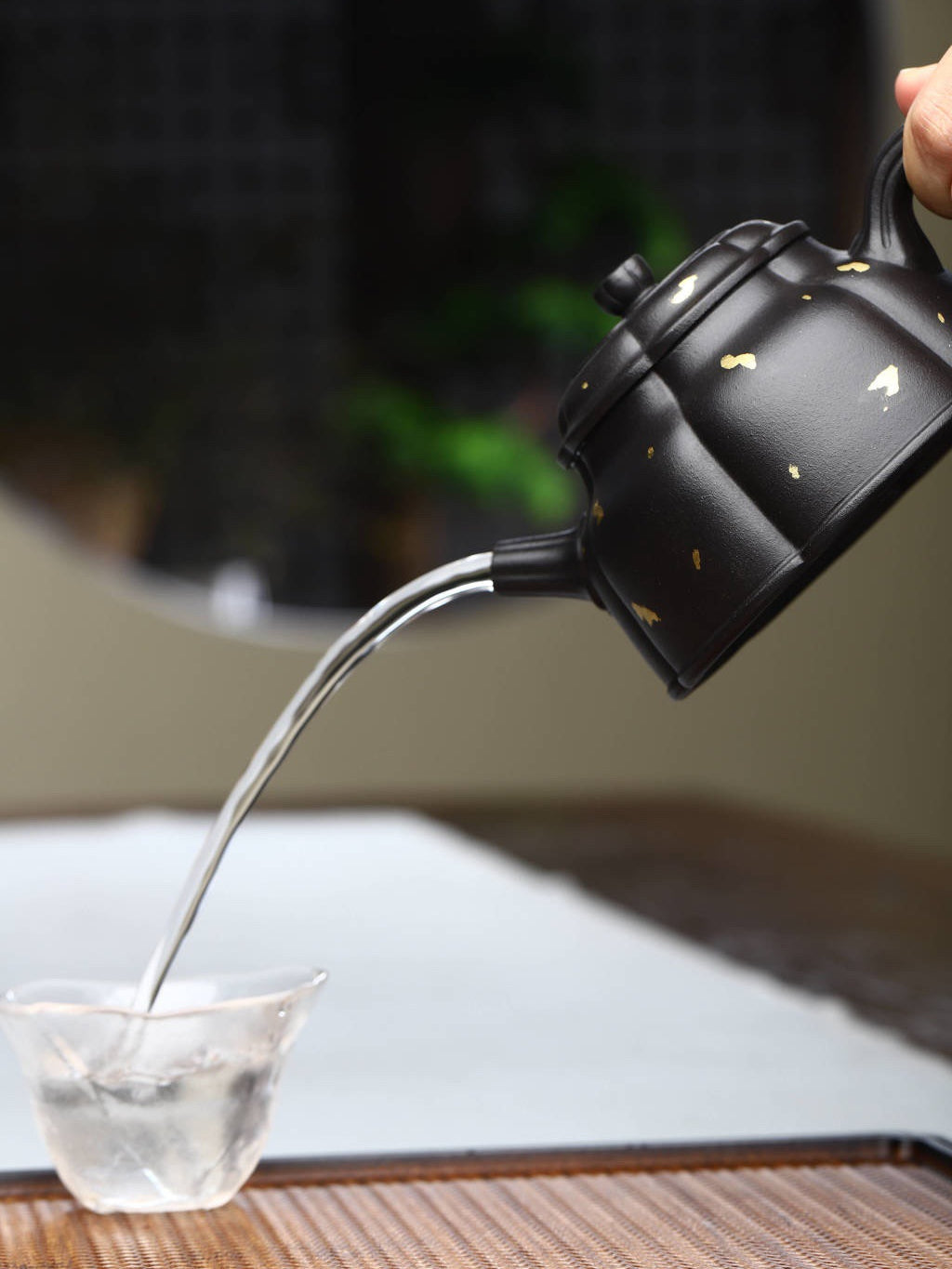 Tetera Yixing Zisha hecha a mano [Tetera de media luna dorada] (Shi Huang - 280 ml)