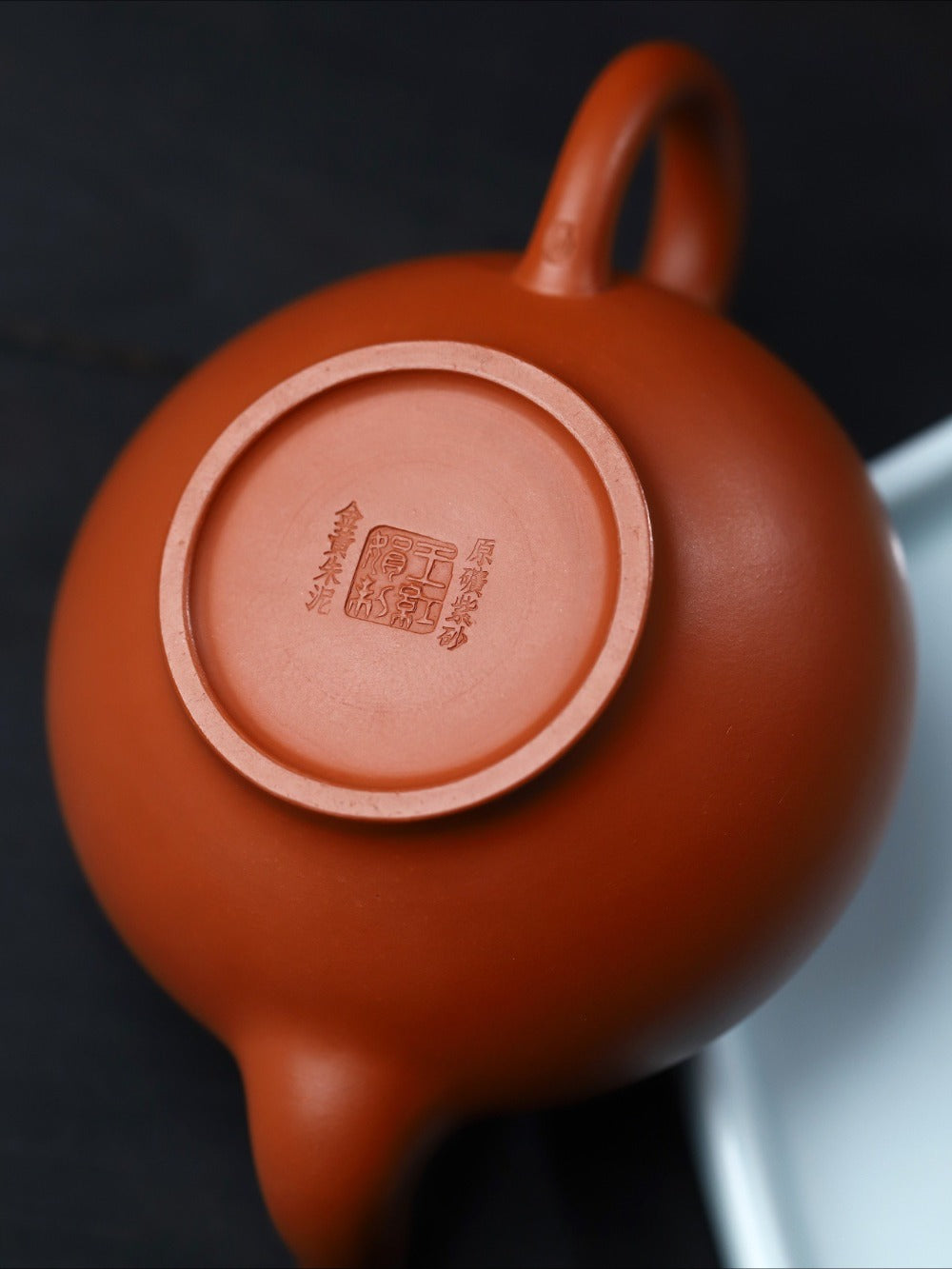 Vollständig handgefertigte Yixing Zisha Teekanne [Xiao Ying Pot] (Zhao Zhuang Zhu Ni- 240ml)