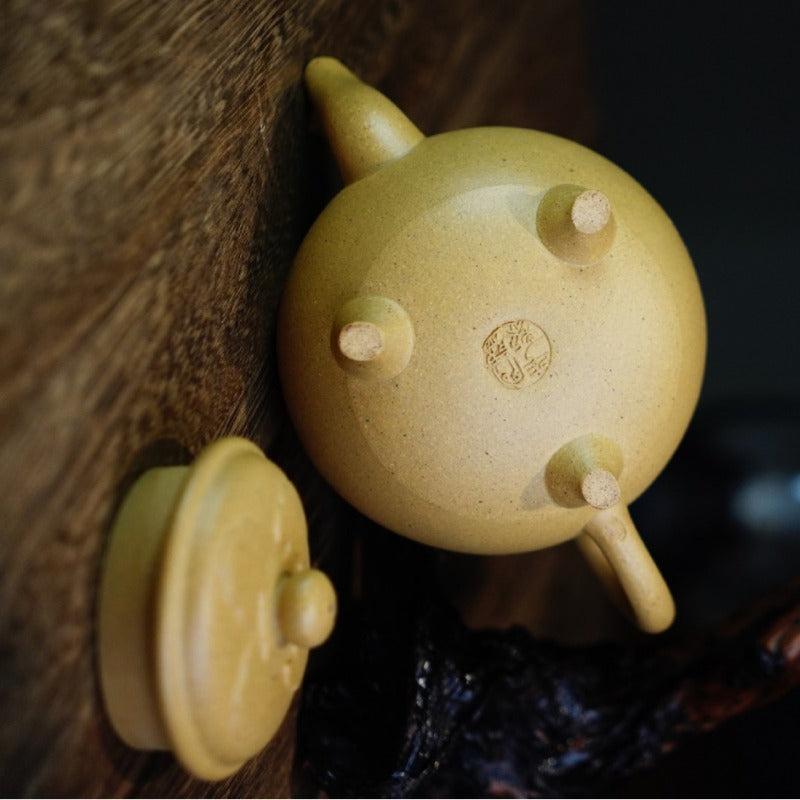 Théière Yixing Zisha entièrement faite à la main [Dabin Ruyi] (Bensan Lu Ni - 200 ml)