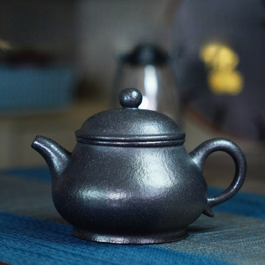 Full Handmade Yixing Zisha Teapot [Gao Pan Pot] (Reduction-fired Zhu Ni - 240ml)