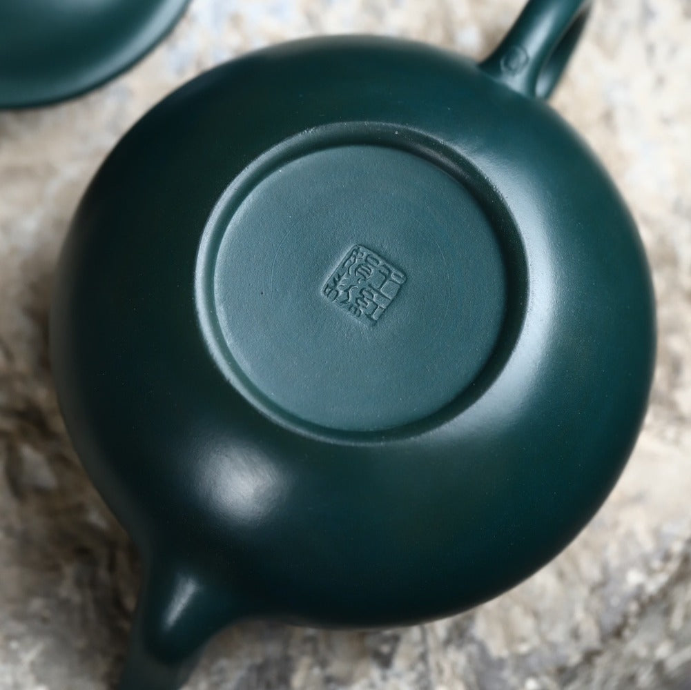 Full Handmade Yixing Zisha Teapot [Gao Pan Pot] (Minguo Lu Ni- 330ml)