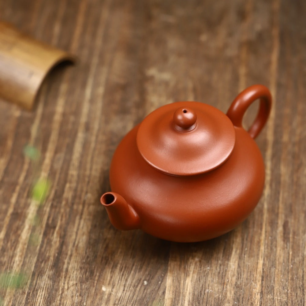 Théière Yixing Zisha entièrement faite à la main [Chapeau de paille] (Xiao Meiyao Zhu Ni - 120ml)