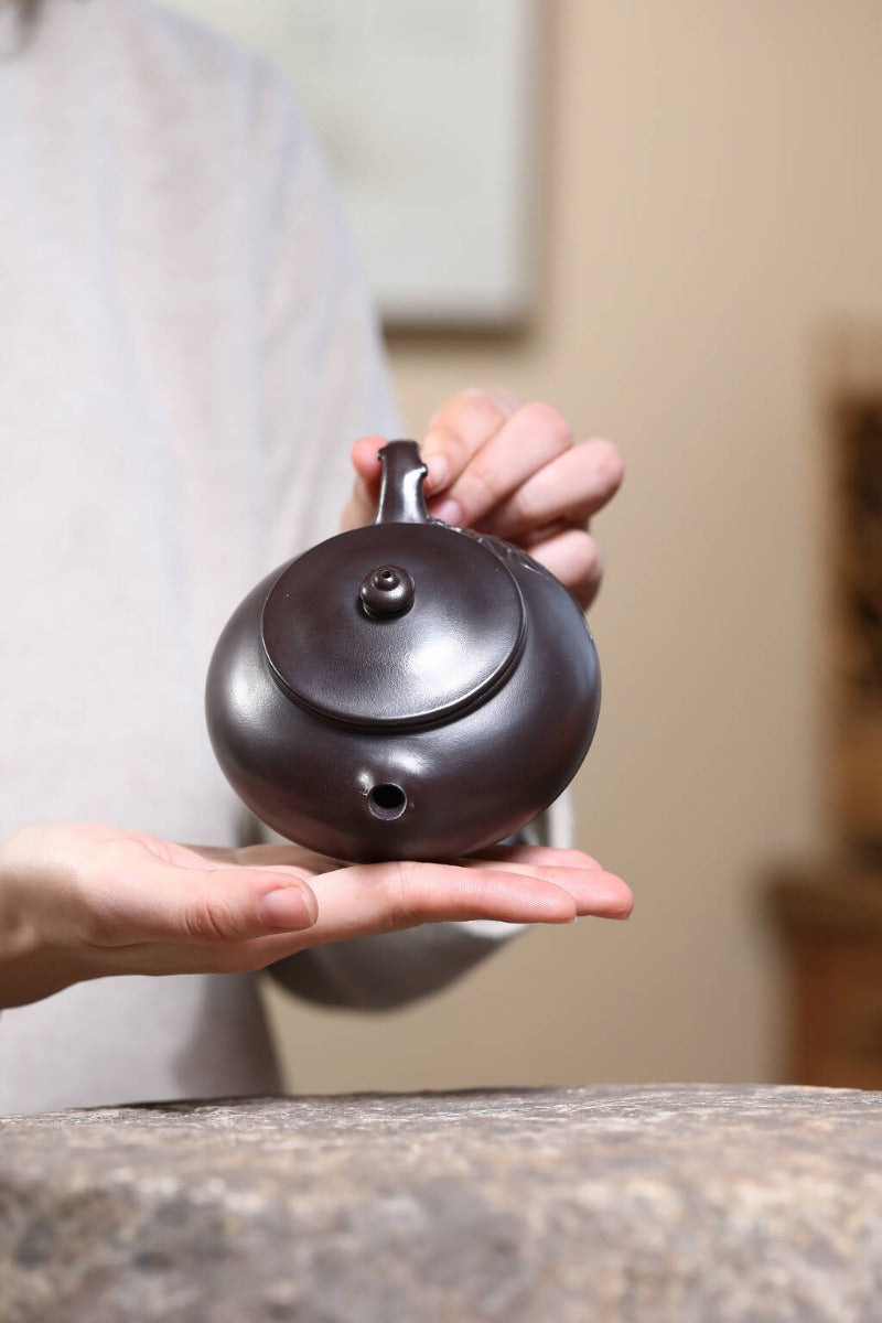 Yixing Zisha Teapot [Peach Leaf Han Jiang] (Zi Ni - 240ml)