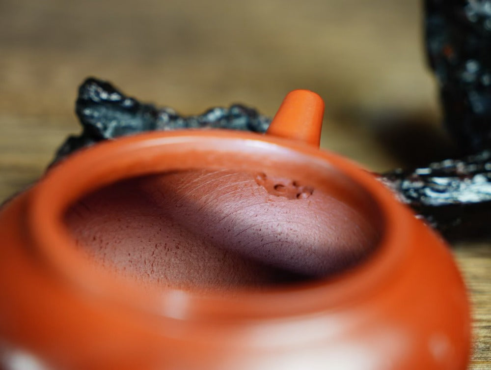 朱泥 朱塗り 遊雲鳳凰刻 四足 龍雲刻 花台 香台 盆栽台 高台 約H30㎝弱 朱泥 朱塗り 遊雲鳳凰刻 四足 龍雲刻 花台 香台 盆栽台 高台 約H30㎝弱