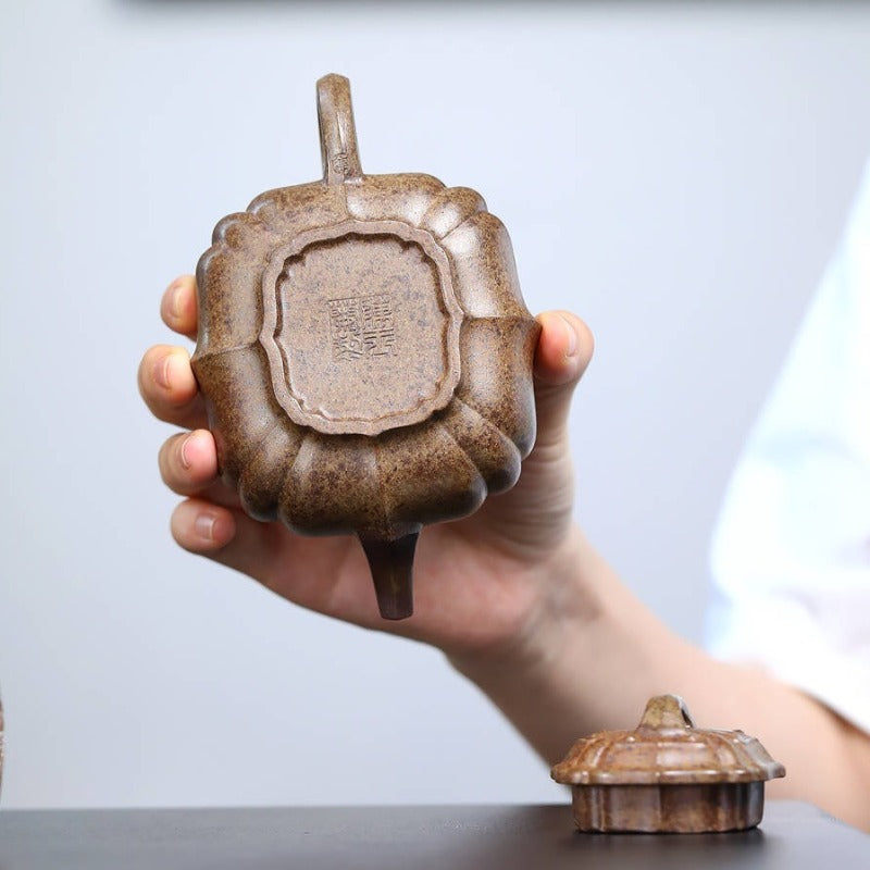 Full Handmade Yixing Zisha Teapot [Jinnang Ruyi Pot] (Di Cao Qing Firewood Fired - 180ml)