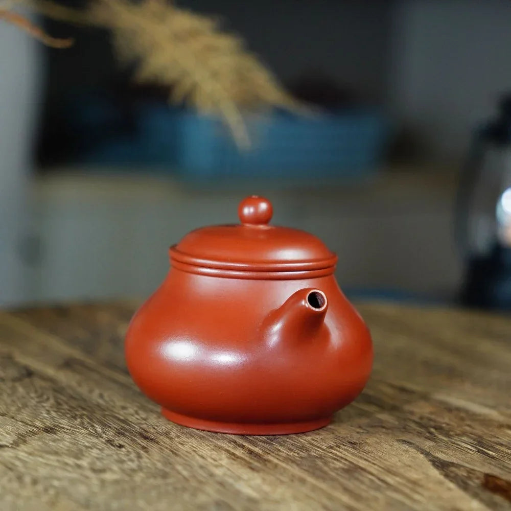 Teko Yixing Zisha yang Halus [Gao Pan Pot] (Dahongpao - 200ml)
