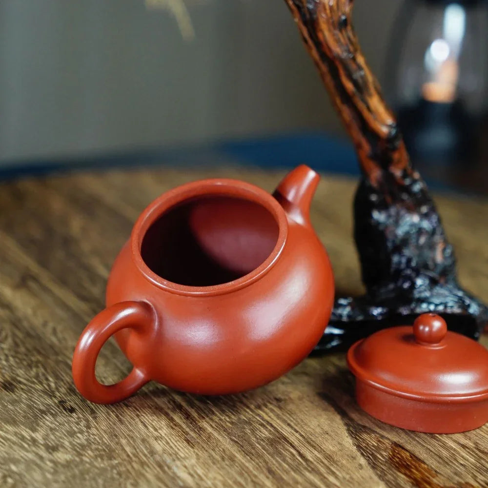 Teko Yixing Zisha yang Halus [Gao Pan Pot] (Dahongpao - 200ml)