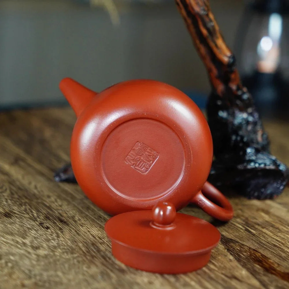 Teko Yixing Zisha yang Halus [Qingyun Pot] (Dahongpao - 230ml)