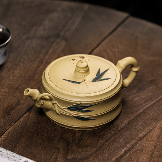 Full Handmade Yixing Zisha Teapot [Mei Zhu Shuang Qing] (Bensan Lu Ni - 230ml)