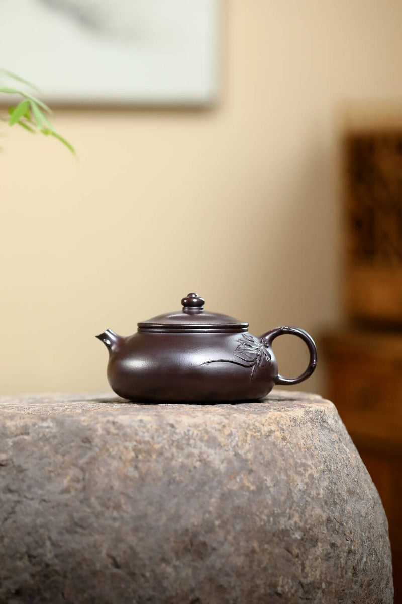 Yixing Zisha Teapot [Peach Leaf Han Jiang] (Zi Ni - 240ml)