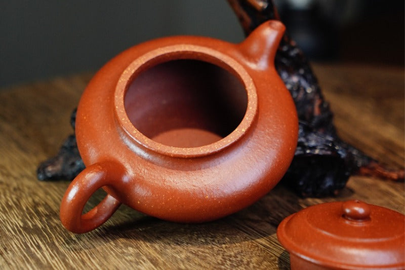 Full Handmade Yixing Zisha Teapot [Xu Bian Pot] (Jiang Po Ni - 210ml)