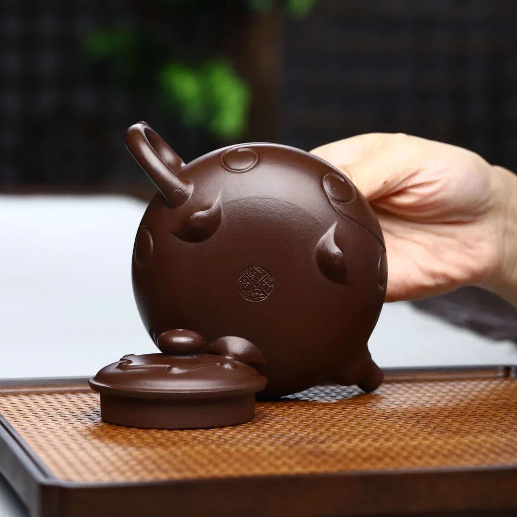 full-handmade-yixing-zisha-teapot-3-legs-ruyi-pot-shi-hong-230ml-yiqin-tea-house-yiqinteahouse-com-8 - YIQIN TEA HOUSE 一沁茶舍 yiqinteahouse.com