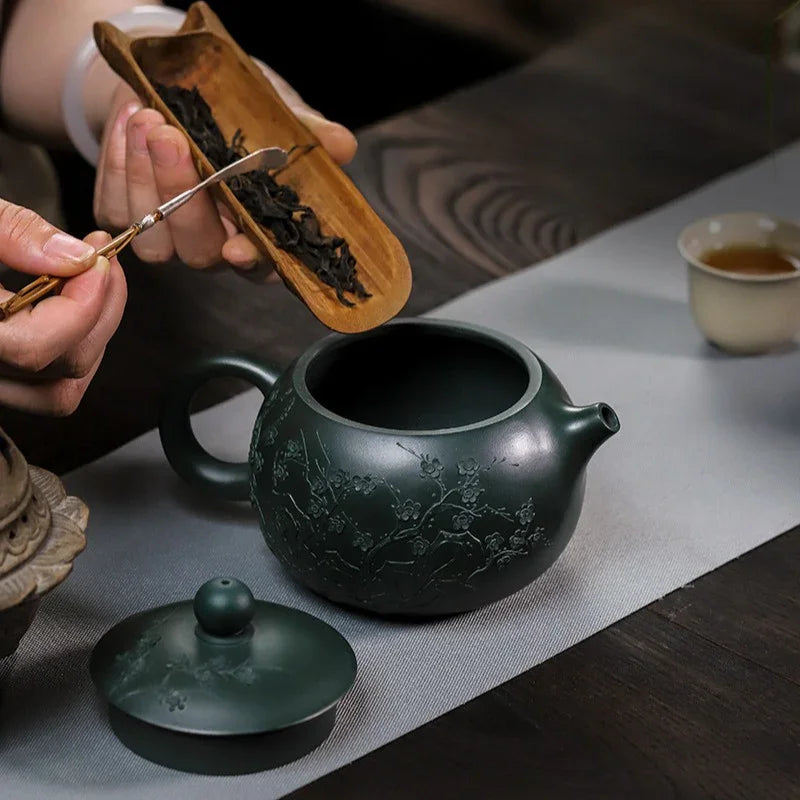 Teko Zisha Yixing Buatan Tangan Sepenuhnya [Big Plum Blossom Xishi Pot] (Feicui Lu Ni - 470ml)