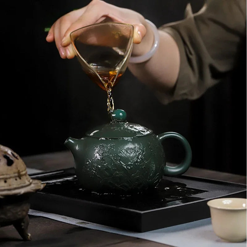 Teko Zisha Yixing Buatan Tangan Sepenuhnya [Big Plum Blossom Xishi Pot] (Feicui Lu Ni - 470ml)