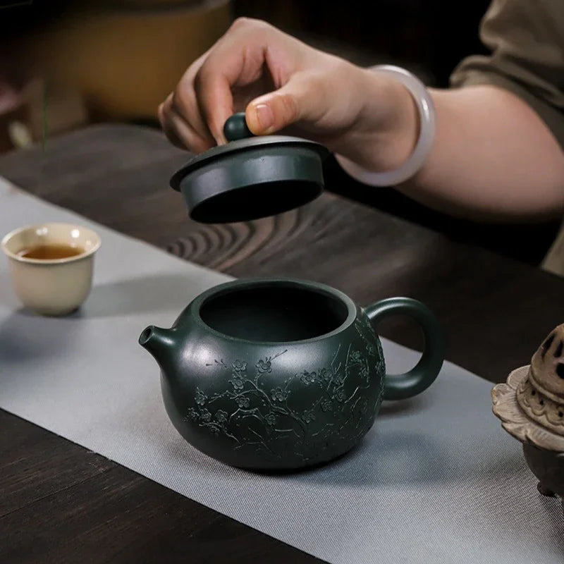 Teko Zisha Yixing Buatan Tangan Sepenuhnya [Big Plum Blossom Xishi Pot] (Feicui Lu Ni - 470ml)