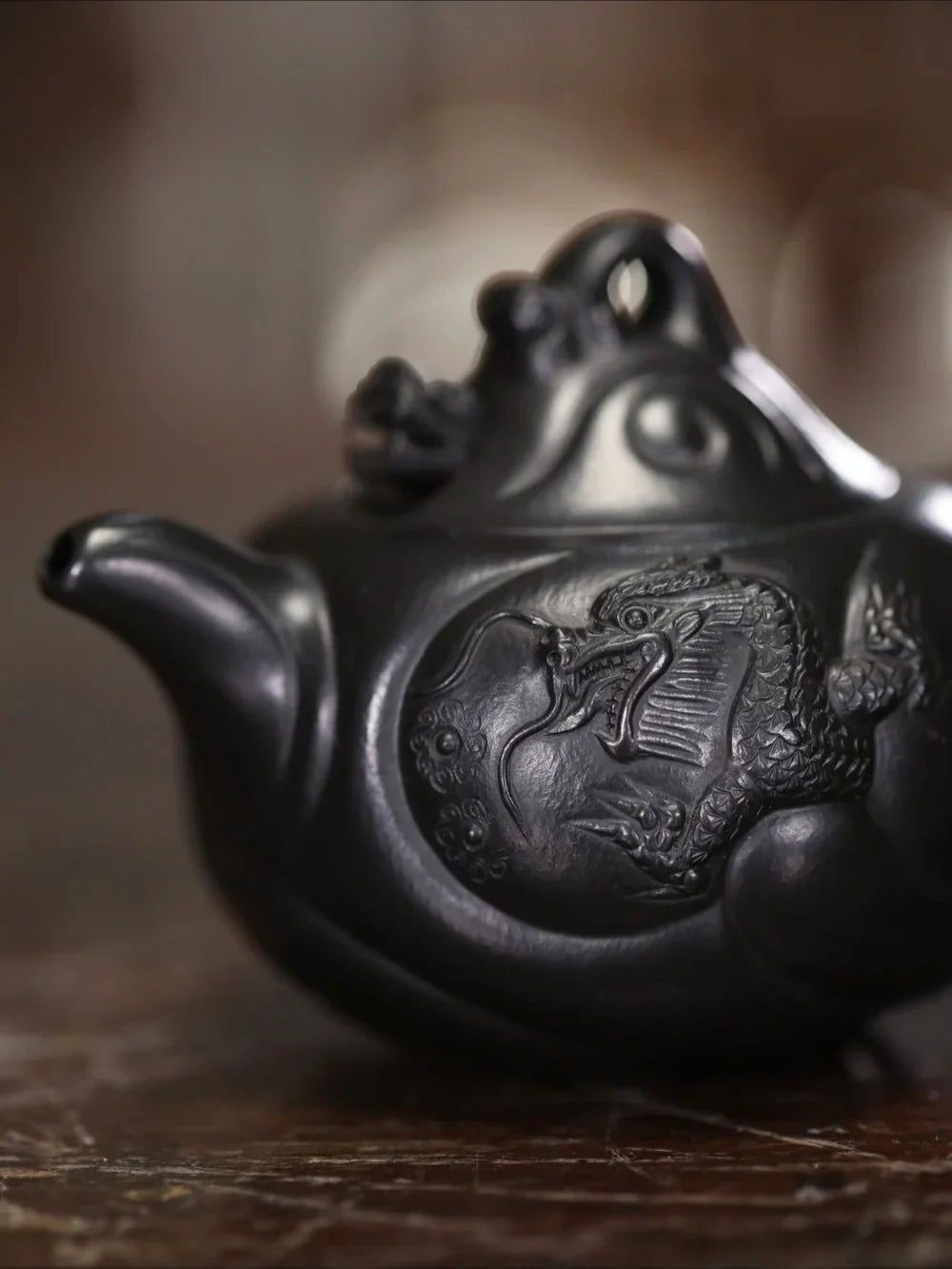 Teko Zisha Yixing Buatan Tangan Sepenuhnya [Carp Dragon Pot] (Hei Ni - 170ml)