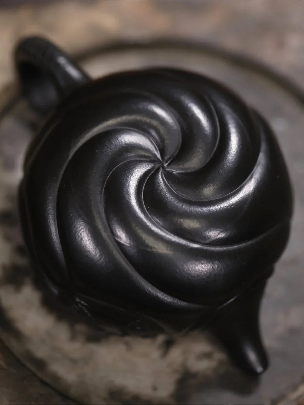 Teko Zisha Yixing Buatan Tangan Sepenuhnya [Carp Dragon Pot] (Hei Ni - 170ml)