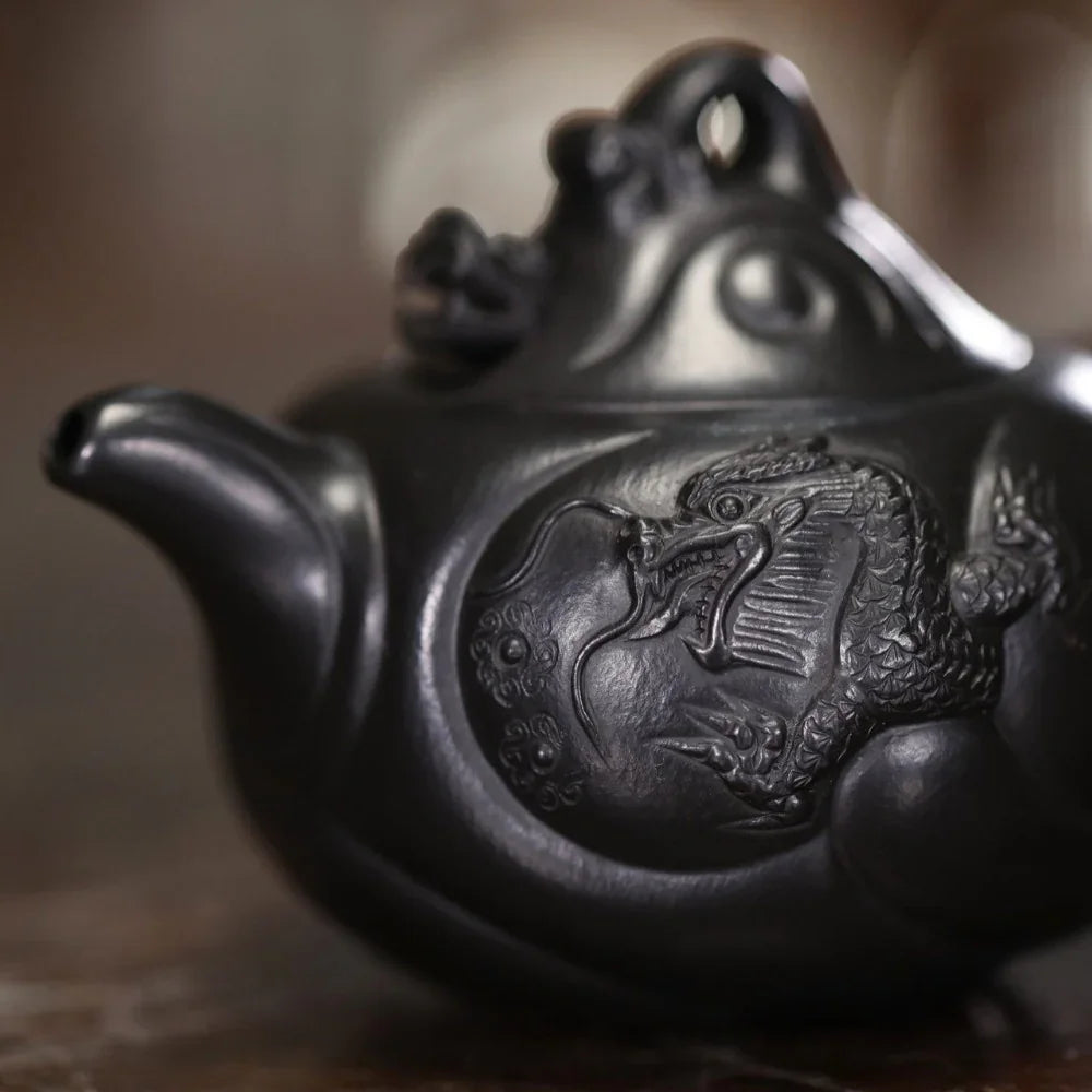 Teko Zisha Yixing Buatan Tangan Sepenuhnya [Carp Dragon Pot] (Hei Ni - 170ml)