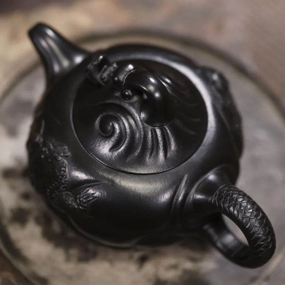 Teko Zisha Yixing Buatan Tangan Sepenuhnya [Carp Dragon Pot] (Hei Ni - 170ml)