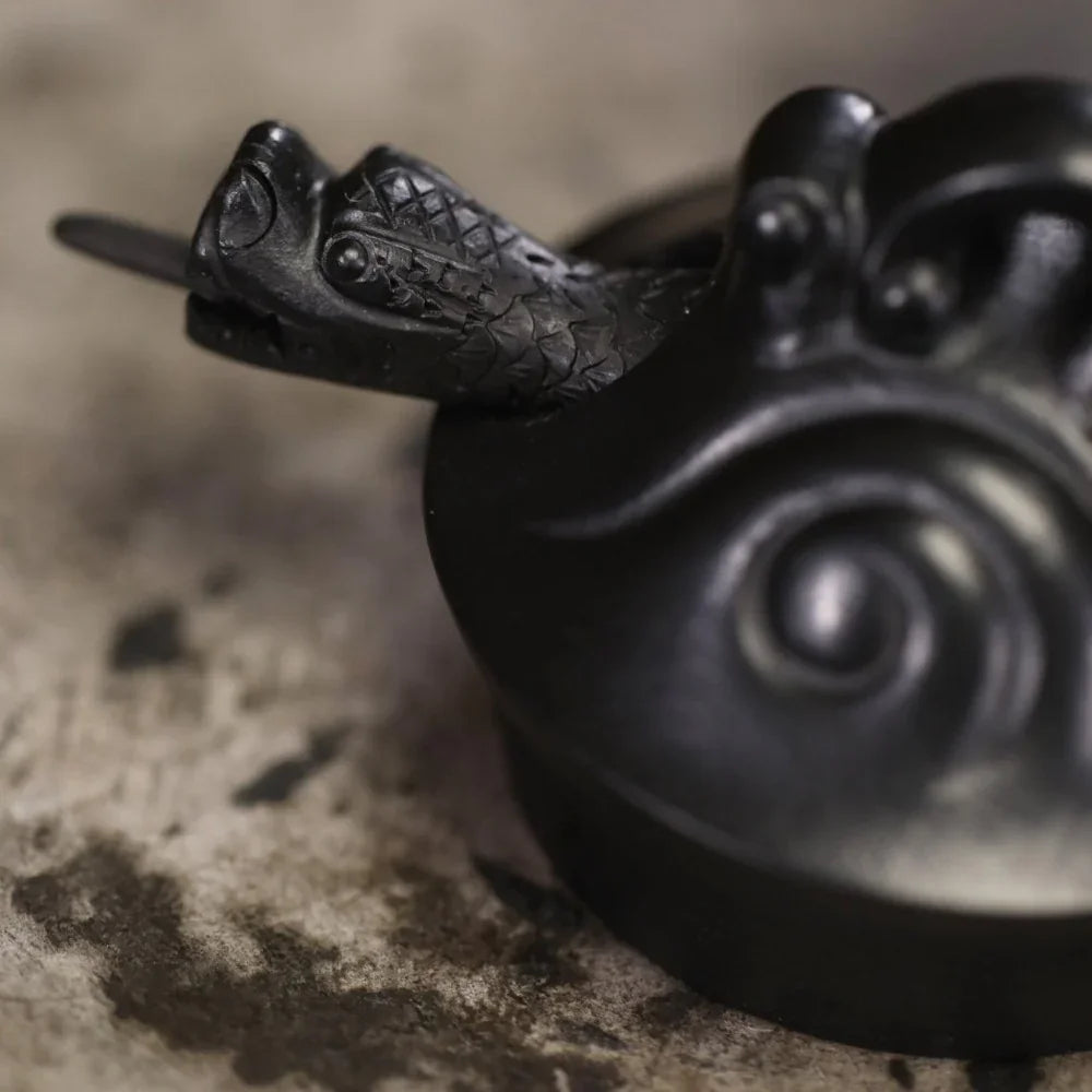 Teko Zisha Yixing Buatan Tangan Sepenuhnya [Carp Dragon Pot] (Hei Ni - 170ml)