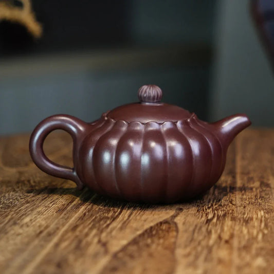 Teiera Yixing Zisha interamente fatta a mano [Chrysanthemum Bud Pot] (Lao Zi Ni - 170ml)