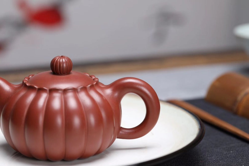 Full Handmade Yixing Zisha Teapot [Chrysanthemum Bud Pot] (Zao Hong Ni - 160ml) - YIQIN TEA HOUSE | yiqinteahouse.com | <200ml, full handmade zisha teapot, new arrival, plain smooth, teapot, teaware