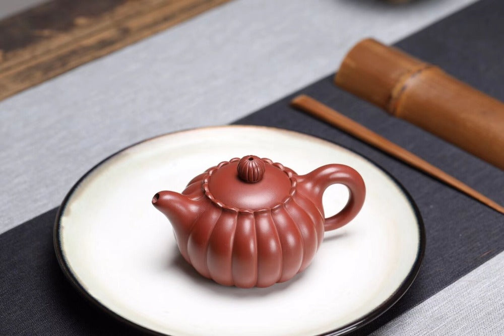 Full Handmade Yixing Zisha Teapot [Chrysanthemum Bud Pot] (Zao Hong Ni - 160ml) - YIQIN TEA HOUSE | yiqinteahouse.com | <200ml, full handmade zisha teapot, new arrival, plain smooth, teapot, teaware