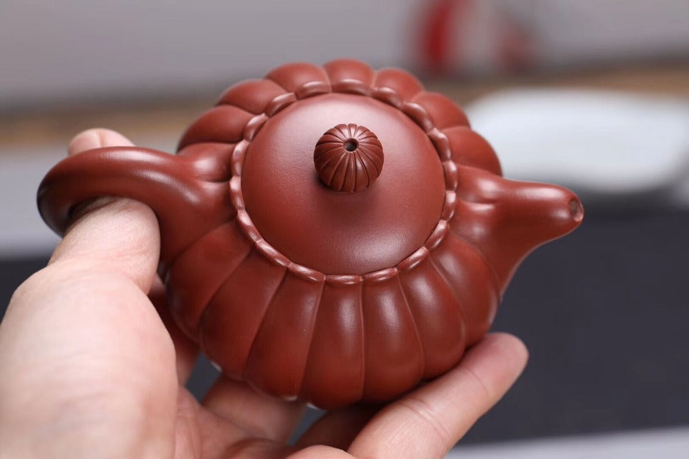 Full Handmade Yixing Zisha Teapot [Chrysanthemum Bud Pot] (Zao Hong Ni - 160ml) - YIQIN TEA HOUSE | yiqinteahouse.com | <200ml, full handmade zisha teapot, new arrival, plain smooth, teapot, teaware