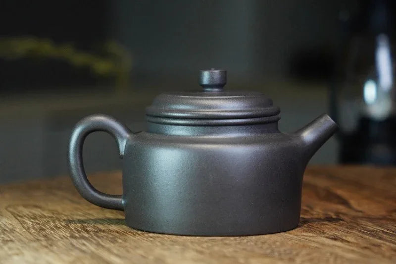 Teko Yixing Zisha Buatan Tangan Sepenuhnya [Periuk Dezhong] (Qinghui Ni - 190ml)