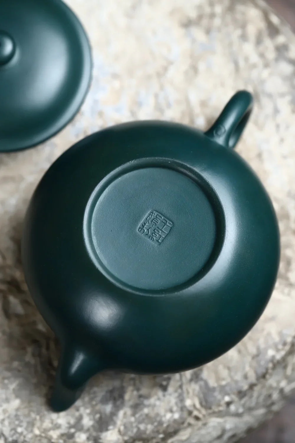 full-handmade-yixing-zisha-teapot-gao-pan-pot-minguo-lu-ni-330ml-yiqin-tea-house-yiqinteahouse-com-11 - YIQIN TEA HOUSE 一沁茶舍 yiqinteahouse.com