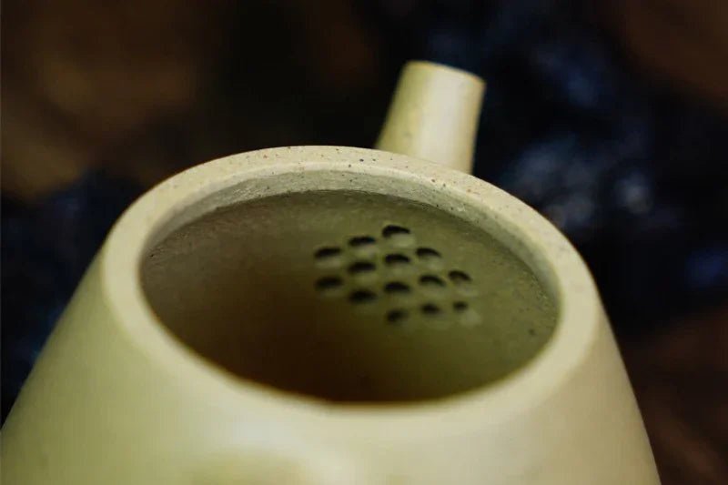 Teko Yixing Zisha Buatan Tangan Sepenuhnya [Gao Shi Piao Pot] (Bensan Lu Ni - 210ml)