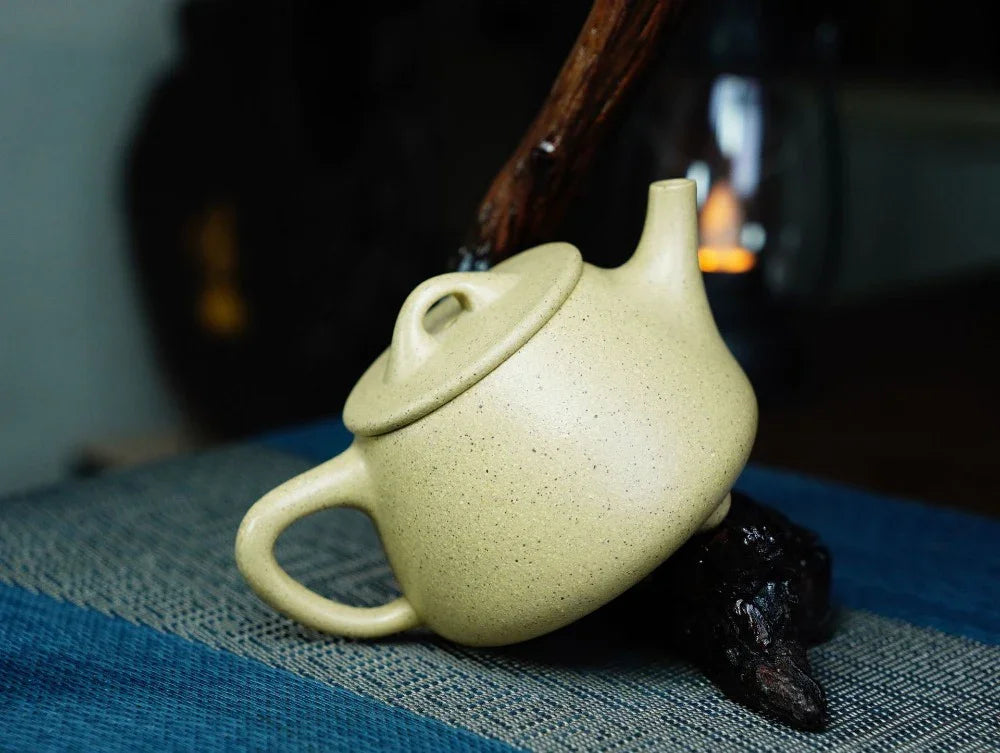 Teko Zisha Yixing Buatan Tangan Sepenuhnya [Gao Shi Piao Pot] (Benson Lu Ni - 190ml)