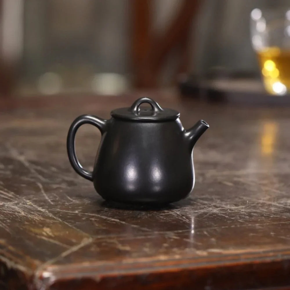 Théière Yixing Zisha entièrement faite à la main [Pot Gao Shi Piao] (Hei Ni - 200 ml)