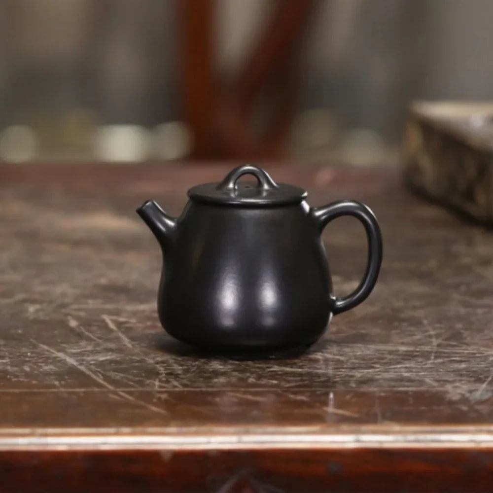 Théière Yixing Zisha entièrement faite à la main [Pot Gao Shi Piao] (Hei Ni - 200 ml)
