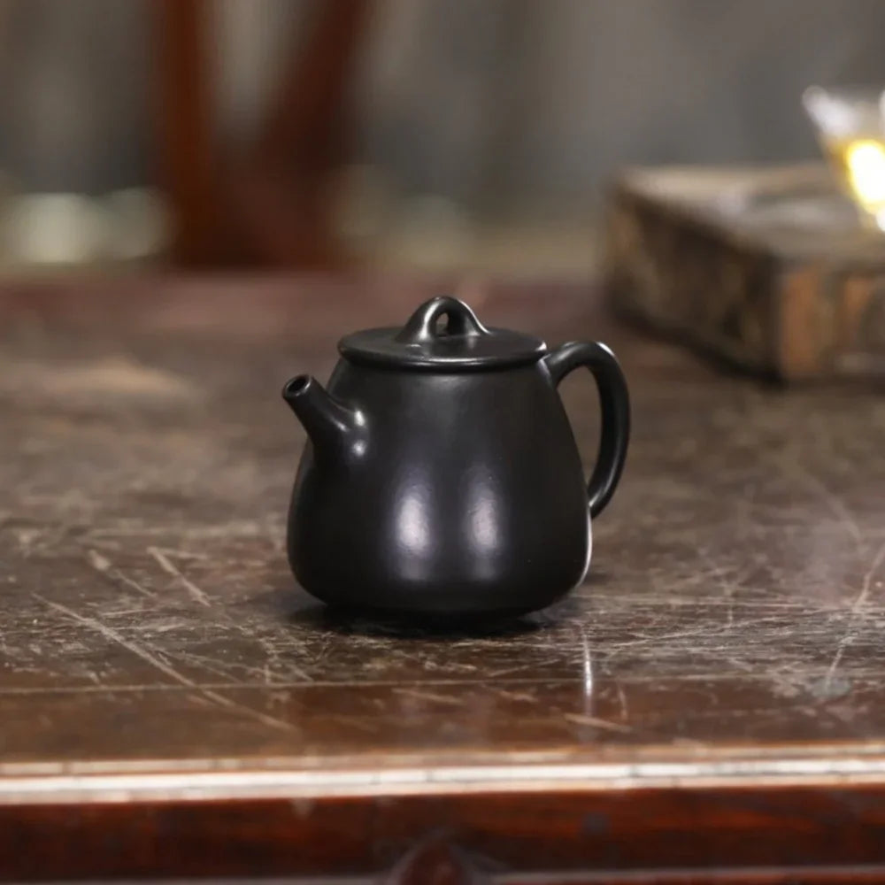 Théière Yixing Zisha entièrement faite à la main [Pot Gao Shi Piao] (Hei Ni - 200 ml)