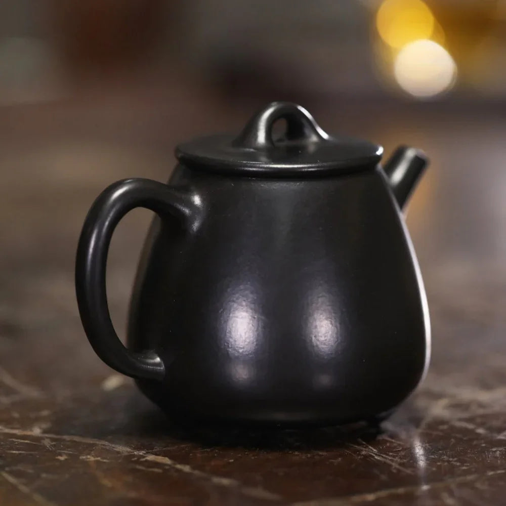 Théière Yixing Zisha entièrement faite à la main [Pot Gao Shi Piao] (Hei Ni - 200 ml)