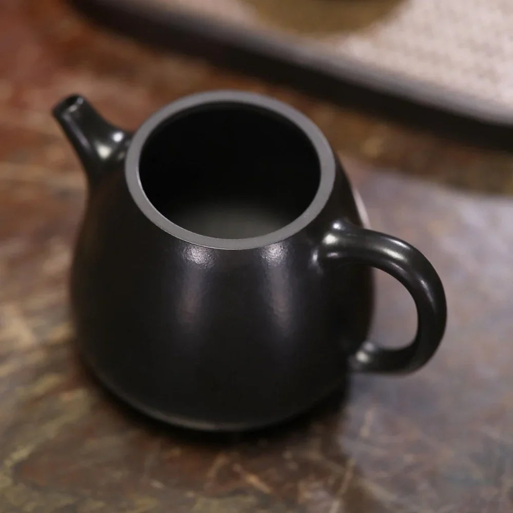 Théière Yixing Zisha entièrement faite à la main [Pot Gao Shi Piao] (Hei Ni - 200 ml)