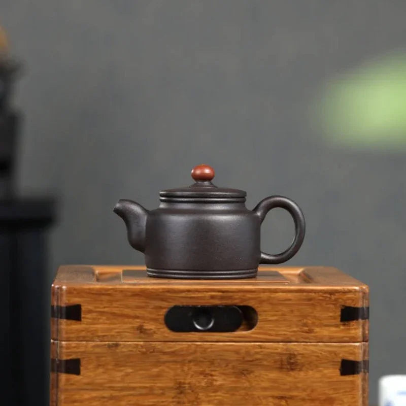 Teko Zisha Yixing Buatan Tangan Sepenuhnya [Good Luck & Fortune] (Hei Ni - 140ml)