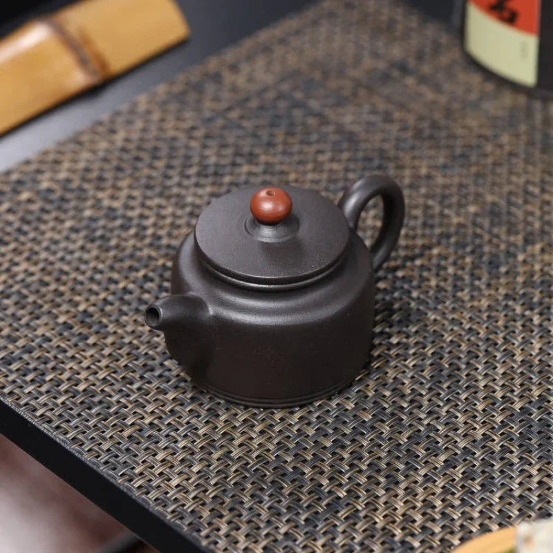 Teko Zisha Yixing Buatan Tangan Sepenuhnya [Good Luck & Fortune] (Hei Ni - 140ml)